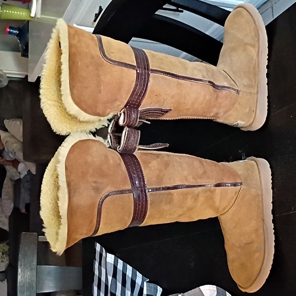 UGG GENEVIEVE BOWTRIMMED SUEDE BOOTS - Picture 6 of 16